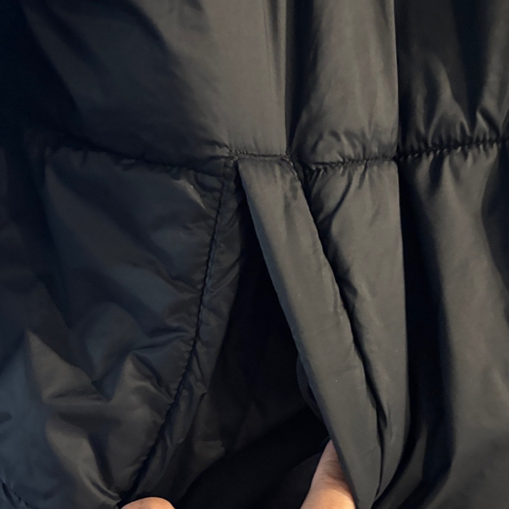 Universal Thread Water Resistant Jacket - Picture 3 of 6